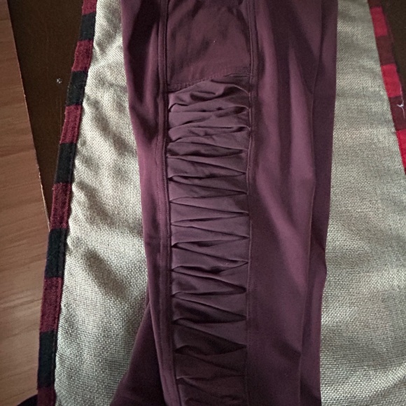 Lululemon Crops - Activity: Running - Picture 7 of 9